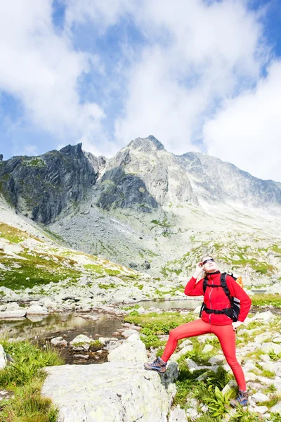 Backpacker an fünf Zipfeln, vysoke tatry (hohe Tatra)), — Stockfoto