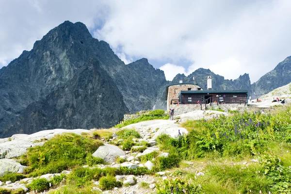 Teryho evi ve küçük soğuk vadi, vysoke tatry (yüksek tatras) — Stok fotoğraf