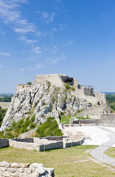 Ruïnes van het kasteel van devin, Slowakije — Stockfoto