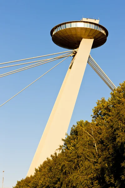 Νέα γέφυρα με εκλεπτυ για το πύργο, Μπρατισλάβα, Σλοβακία — Φωτογραφία Αρχείου