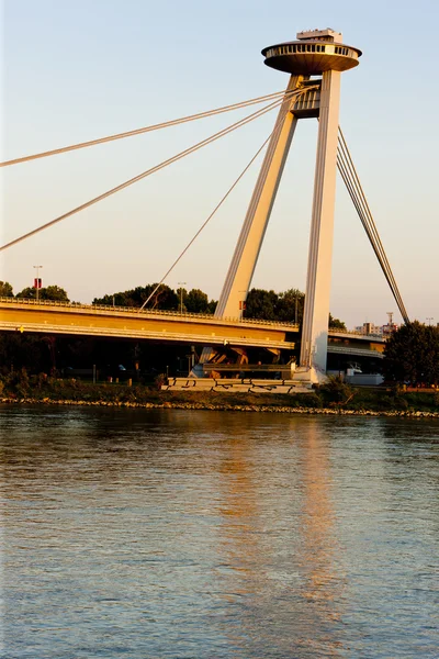 Nuevo puente, Bratislava, Eslovaquia — Foto de Stock
