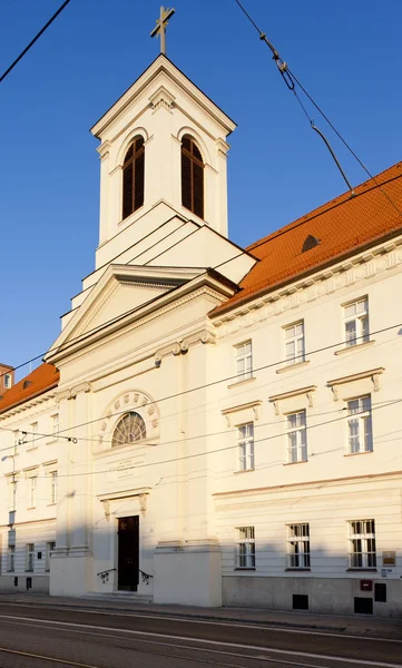 Церковь Святой Елизаветы и монастырь, Братислава, Словакия — стоковое фото