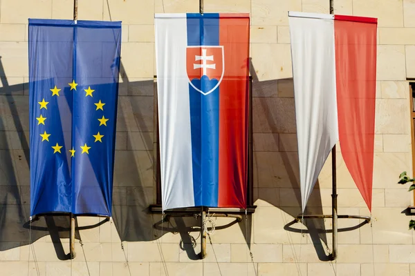 Bandeiras em Bratislava, Eslováquia — Fotografia de Stock