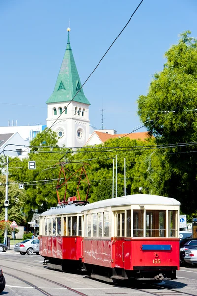 ブラチスラバ、スロバキアの古い路面電車 — ストック写真