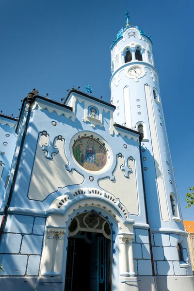 Kirche der Heiligen elizabeth ungarische genannt blaue Kirche, bratisla — Stockfoto