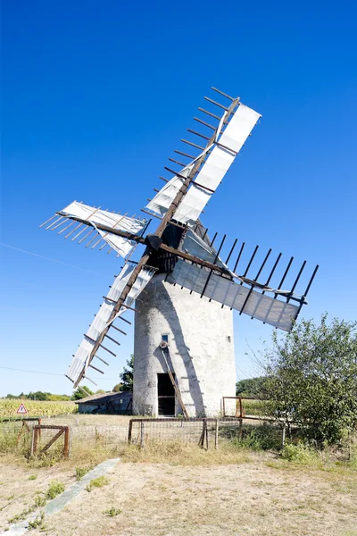 Windmill, Vensac, Aquitaine, França — Fotografia de Stock