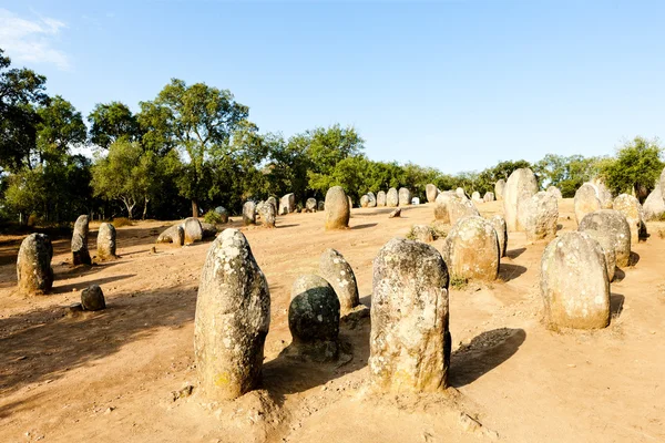 Cromlech de Almendres perto de Évora, Alentejo, Portugal — Fotografia de Stock