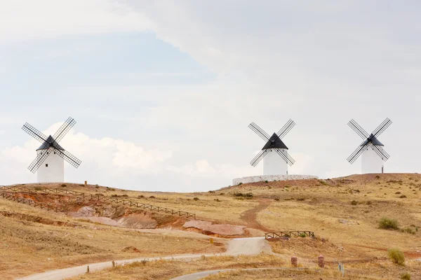 Větrné mlýny, alcazar de san juan, Kastilie la mancha, Španělsko — Stock fotografie