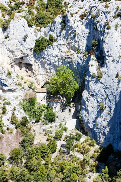 Hermitage in galamus gorge, languedoc-roussillon, Frankrijk — Stockfoto