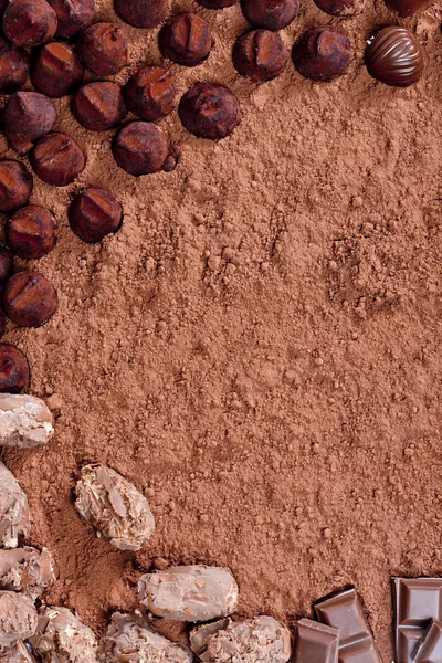 Caramelos de chocolate en cacao —  Fotos de Stock