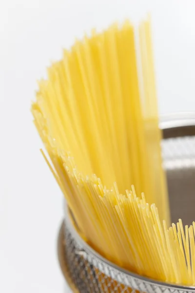 Spaghetti w puli — Zdjęcie stockowe