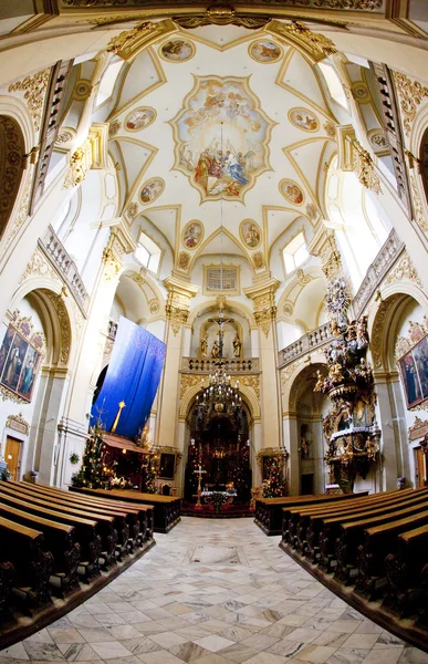 Interior da igreja de peregrinação, Wambierzyce, Polônia — Fotografia de Stock