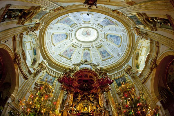Interior de la iglesia de peregrinación, Wambierzyce, Polonia —  Fotos de Stock