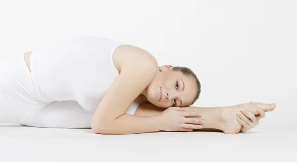 Portrait of ballet dancer doing stretching — Stock Photo, Image
