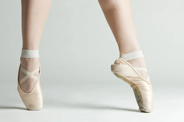 芭蕾舞演员的细节 ' s 脚 — 图库照片