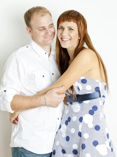 Portret van knuffelen paar — Stockfoto