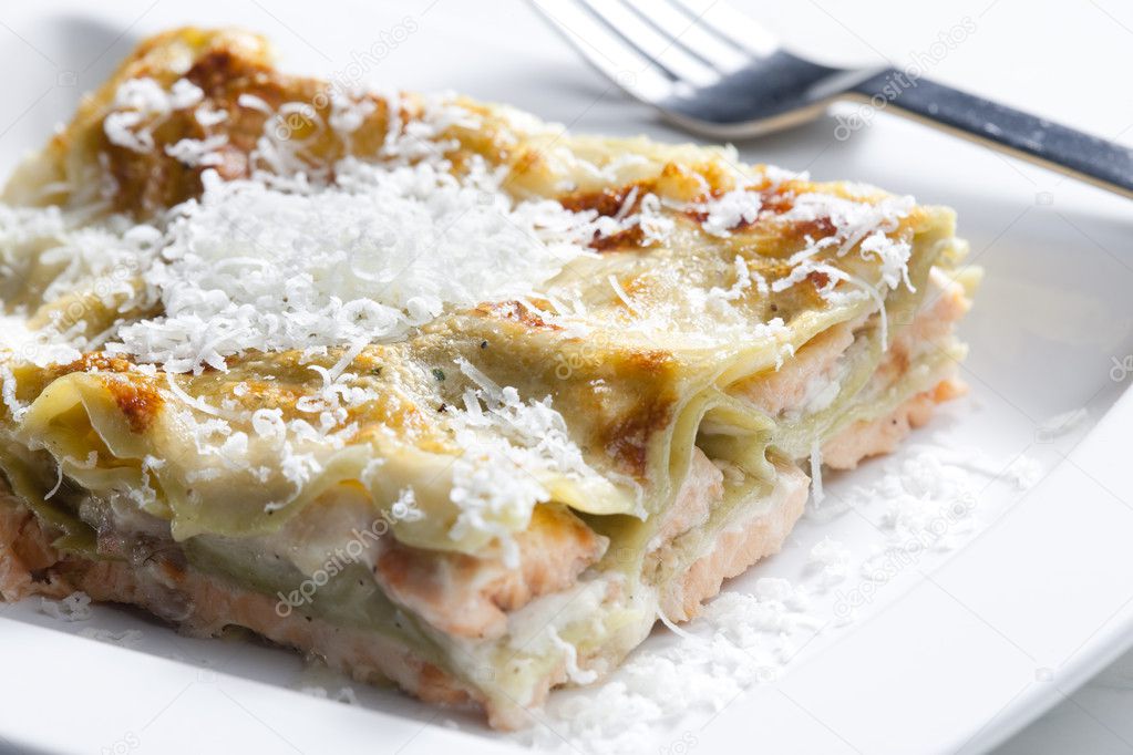 Spinach lasagne with salmon