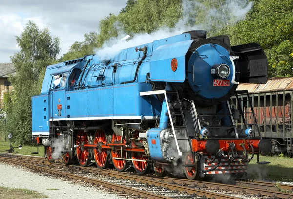 Locomotora de vapor llamada Loro, depósito Luzna u Rakovnik — Foto de Stock