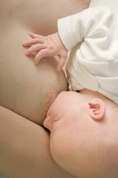 Bebê chupando — Fotografia de Stock