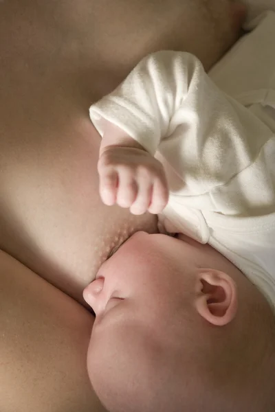 Karmienia dziecka — Zdjęcie stockowe