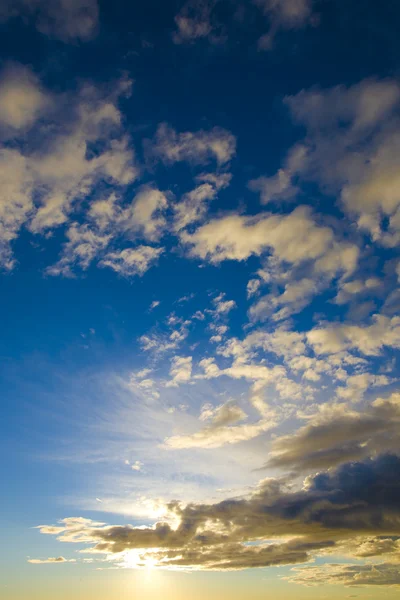 Gökyüzü arka ışık — Stok fotoğraf
