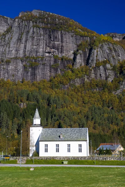 Церковь, Ovre Sirdal, Норвегия — стоковое фото