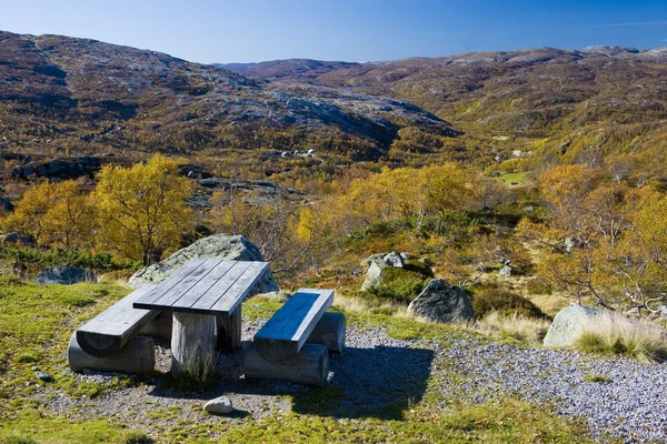 Bergketen in de buurt van urdvassheii piek, Noorwegen — Stockfoto
