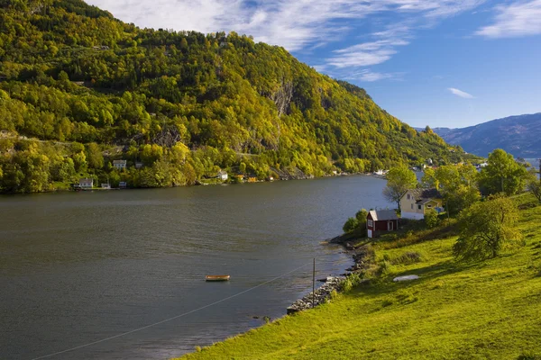 Landschaft am Haldanger Fjord, Norwegen — Stockfoto