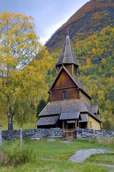ウルネスの木造 stavkirke、ノルウェー — ストック写真