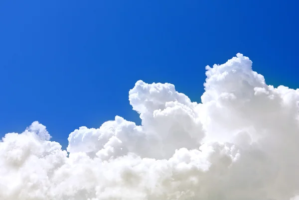 Nuvens agradáveis — Fotografia de Stock