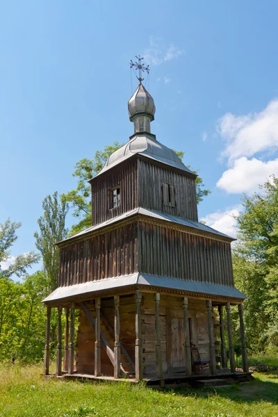 Старая деревянная церковь — стоковое фото