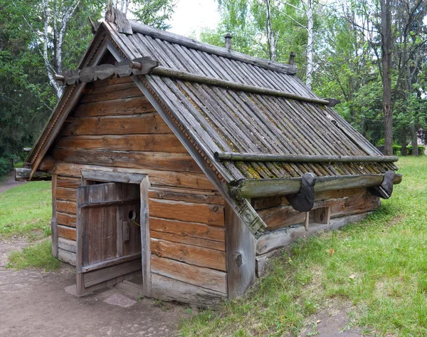 Винтажный деревянный дом — стоковое фото