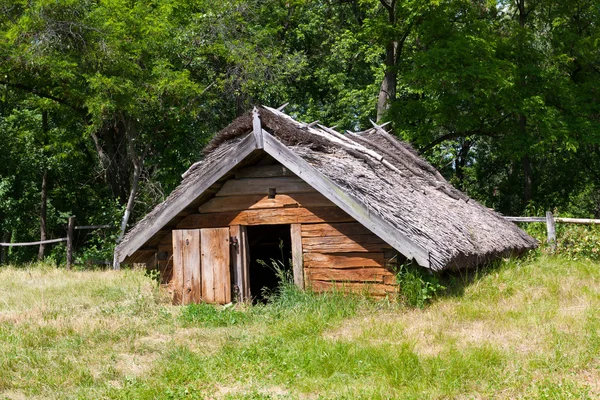 जुन्या लाकडी शेड — स्टॉक फोटो, इमेज