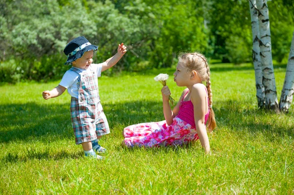 Děti si hrají — Stock fotografie