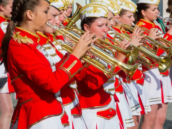 Női Brass Band ellátó — Stock Fotó