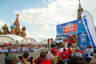 İpek yolu Rallisi start