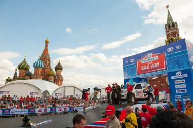 İpek yolu Rallisi start