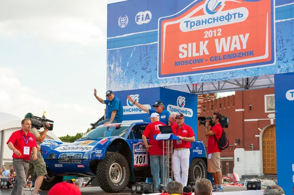 Silk Way Rally alkaa — kuvapankkivalokuva