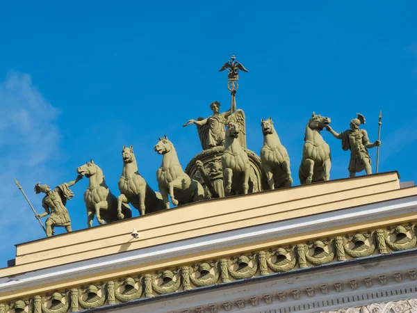 Generalstabsgebäude in St. Petersburg. — Stockfoto