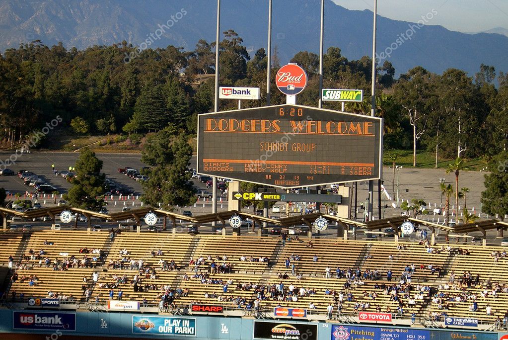 Dodger Stadium Scoreboard - Los Angeles Dodgers — Stock Editorial Photo ...