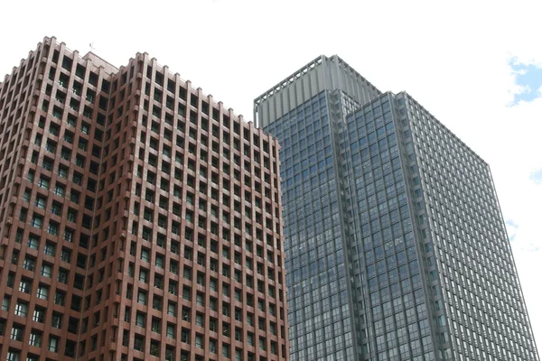 Сучасна будівля Токіо — стокове фото