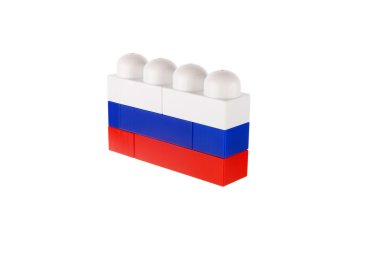 oyuncak yapı taşlarından yapılmış Rusya bayrağı