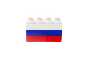 oyuncak yapı taşlarından yapılmış Rusya bayrağı