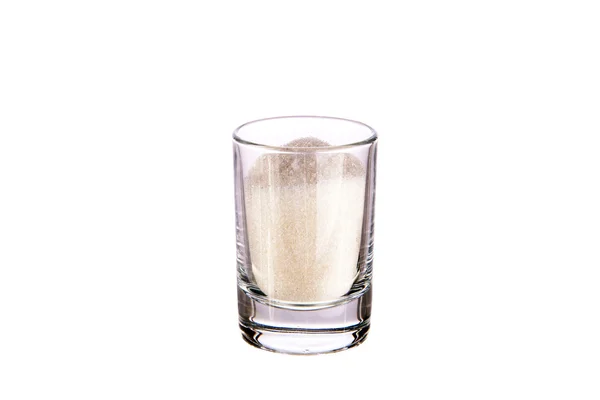 エンドウ豆でいっぱいショット グラス — ストック写真
