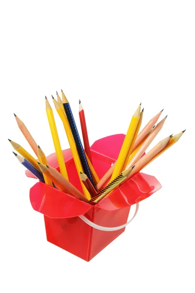 Ołówki w plastikowe pudełko — Zdjęcie stockowe