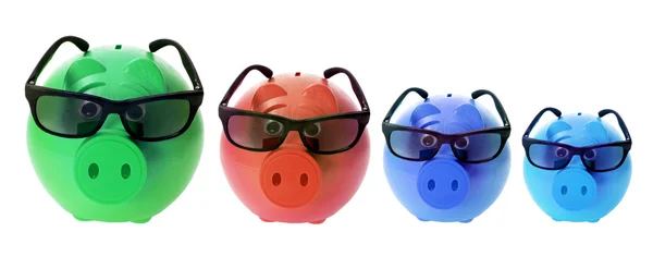 Piggybanks met zonnebril — Stockfoto