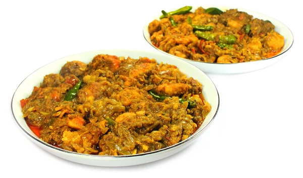 Kryddiga räkor curry på vita skålar — Stockfoto