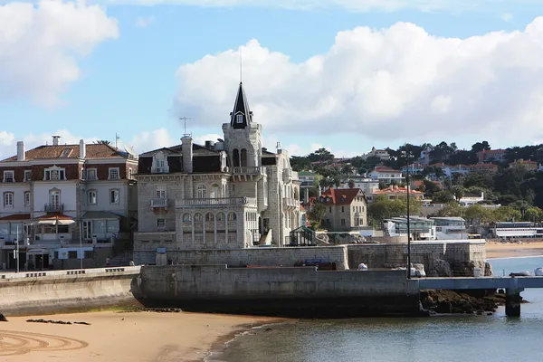 沿海小镇卡斯卡伊斯，葡萄牙的视图 — 图库照片