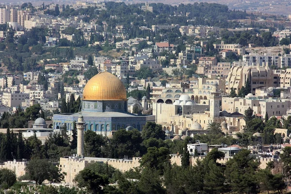 Uitzicht op de koepel van de rots en de oude stad Jeruzalem, Israël — Stockfoto