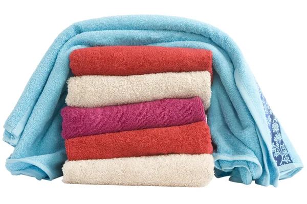 Staplade av färgglada handdukar — Stockfoto
